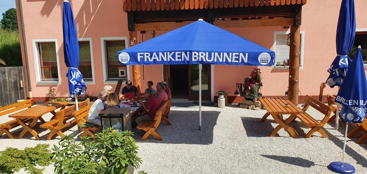 Gasthaus Zum Schneider Pottenstein Exterior foto